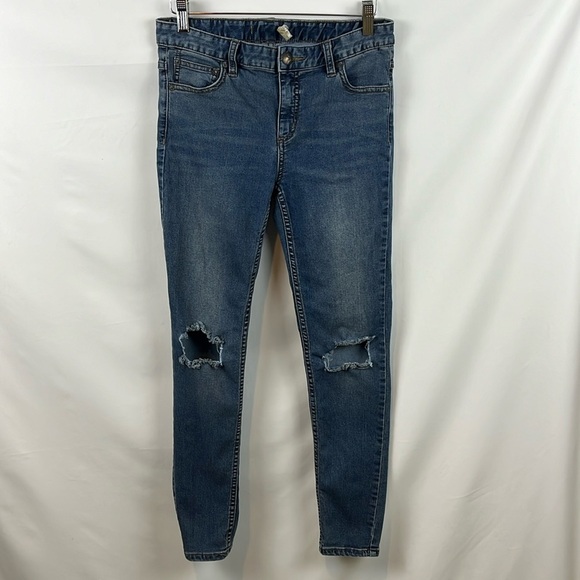 Free People Women Distressed Busted‎ Knee Ankle Jeans Medium Wash Size 28 - Picture 2 of 9